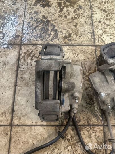 Супорт передний всборе