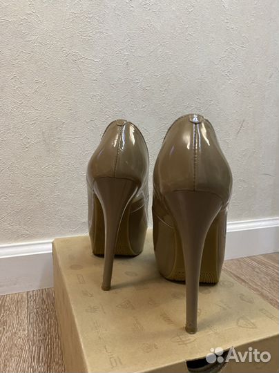 Туфли с открытым носом