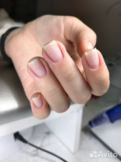 Маникюр, педикюр, наращивание ногтей