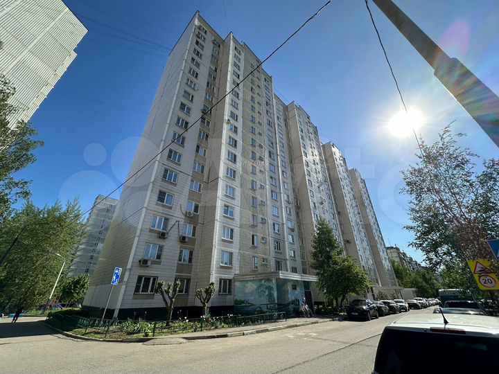 2-к. квартира, 51 м², 1/17 эт.