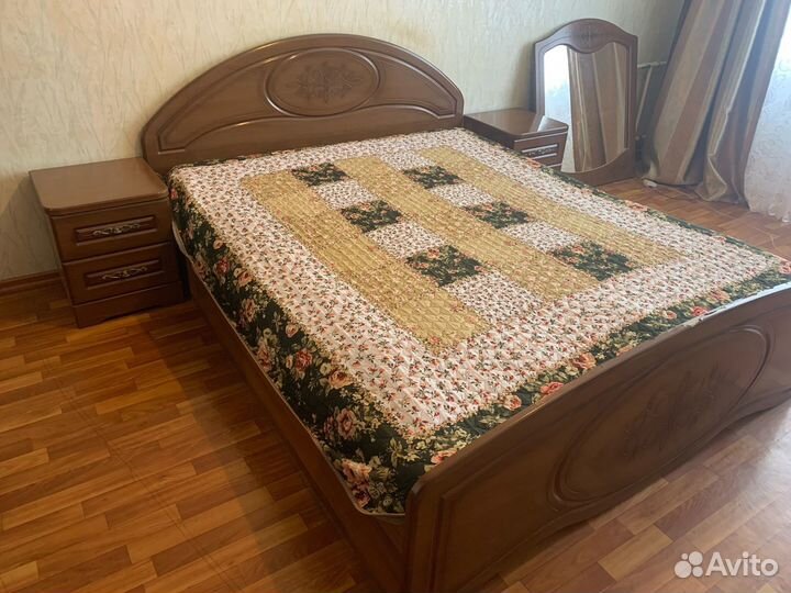 Спальный гарнитур бу