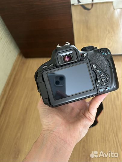 Зеркальный фотоаппарат canon 650d