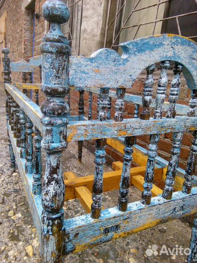 Детская старинная кровать