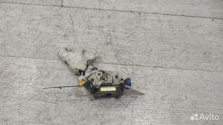 Замок двери передней левой Nissan Almera N16