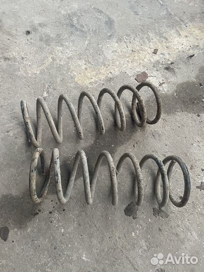 Задние пружины Nissan Micra K11