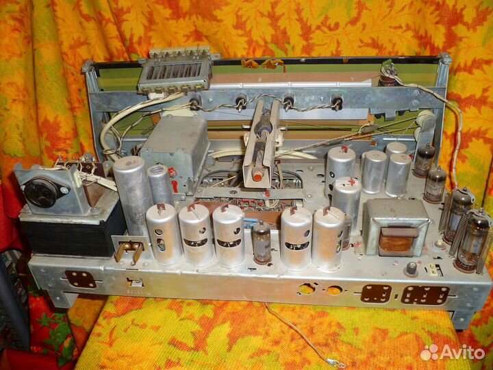 Старый радиоприёмник