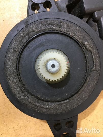 Моторчик стеклоподъемника задний правый Mazda 6 GH