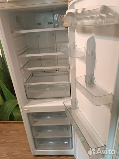 Продам холодильник samsung