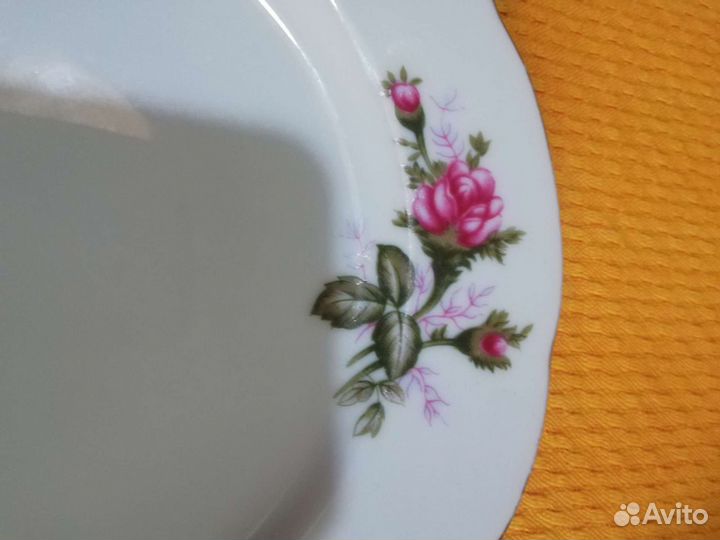 Набор тарелок