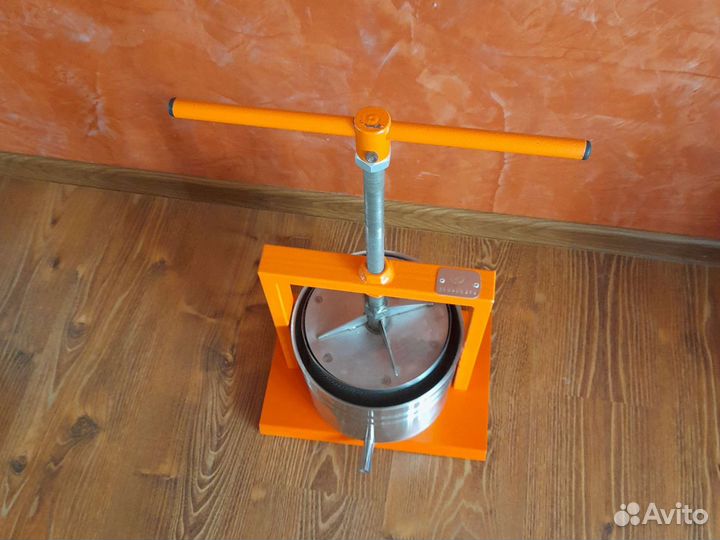 Пресс винтовой ручной 5 литров