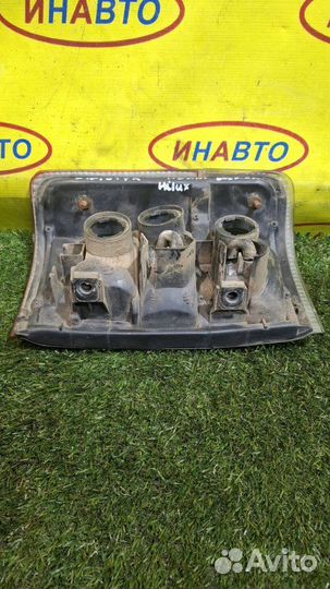 Фонарь задний правый Toyota Hilux 2LTE 1993