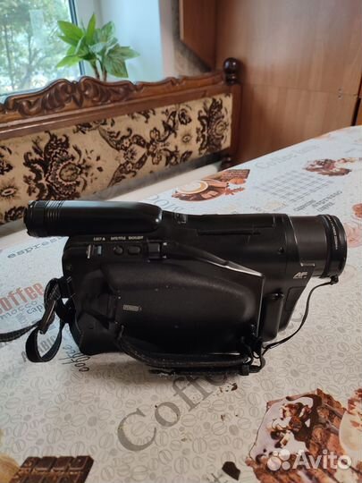 Кассетная видеокамера Panasonic RX10
