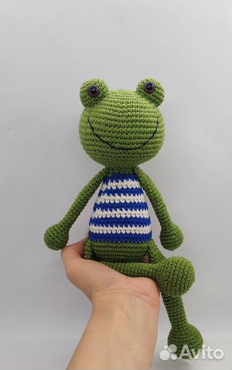 Вязанные весёлые лягушата