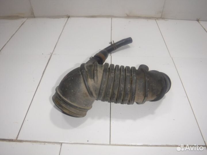 Патрубок воздушного фильтра Mitsubishi L200 4