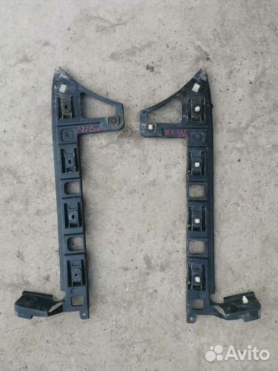 Направляющая заднего бампера Фольксваген Пассат Б6