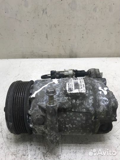 Компрессор кондиционера Opel Zafira B минивэн