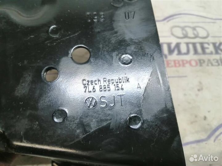 Кронштейн (сопут. товар) VW Touareg 2002-2010