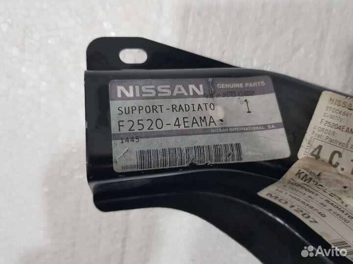 Крепление радиатора правое Nissan Qashqai j11