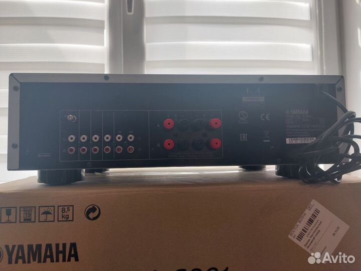 Интегральный усилитель Yamaha A-S201