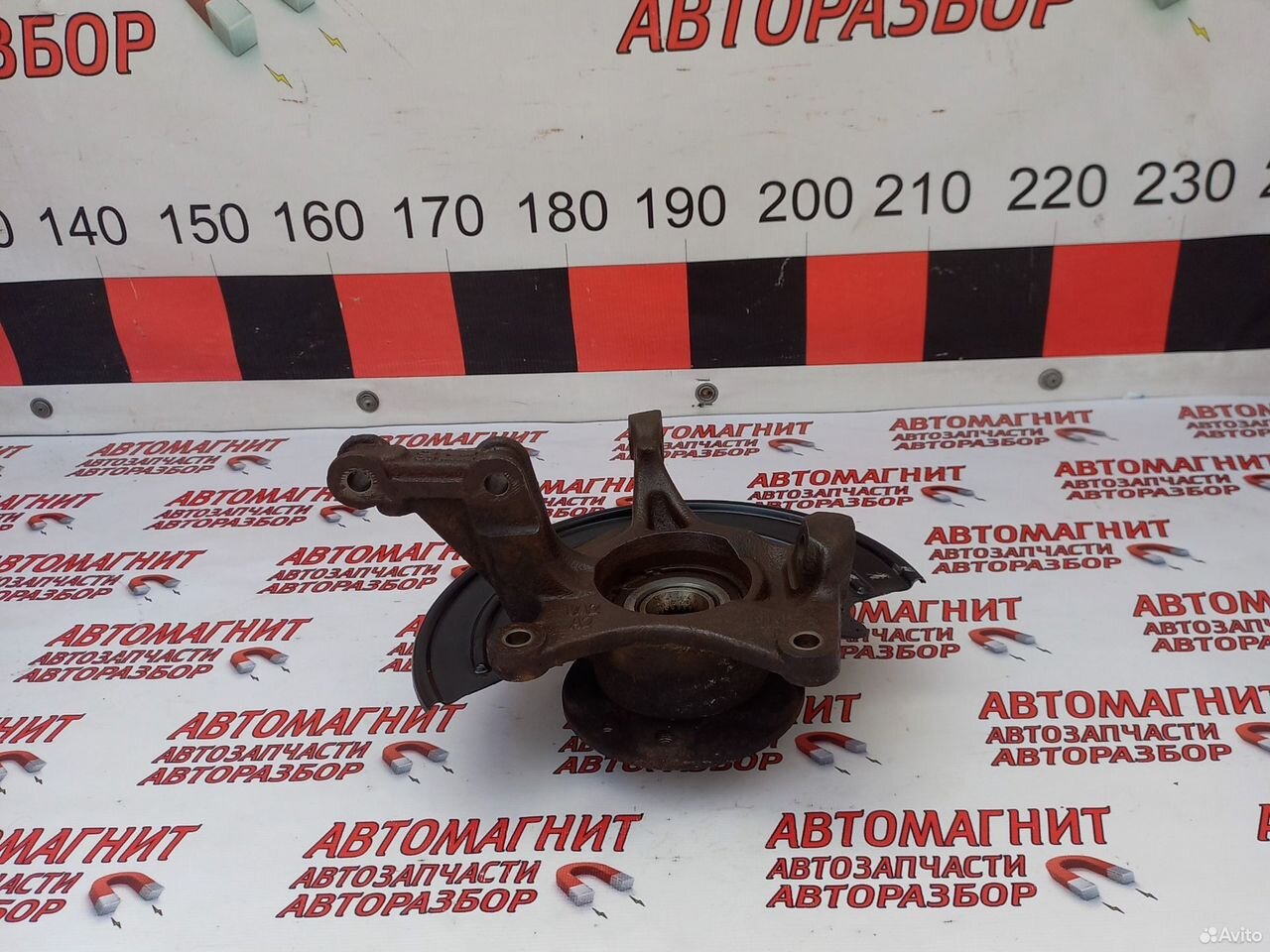 Кулак поворотный правый Рено Аркана