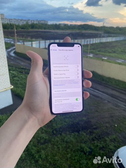 iPhone X, 64 ГБ