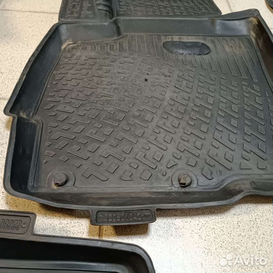 Автомобильные коврики резиновые