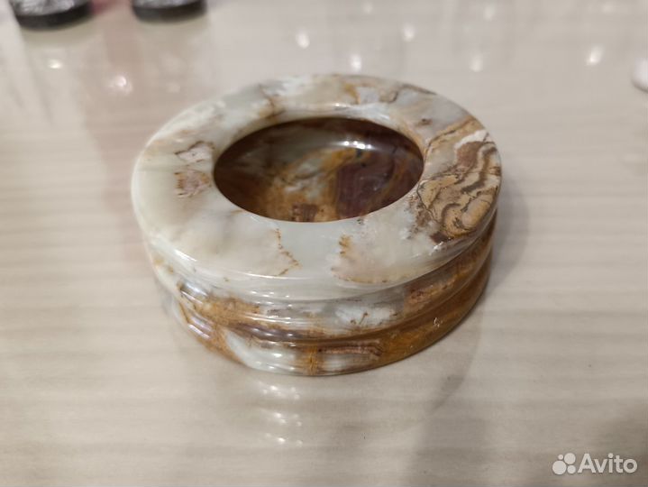 Пепельница из натурального камня оникс