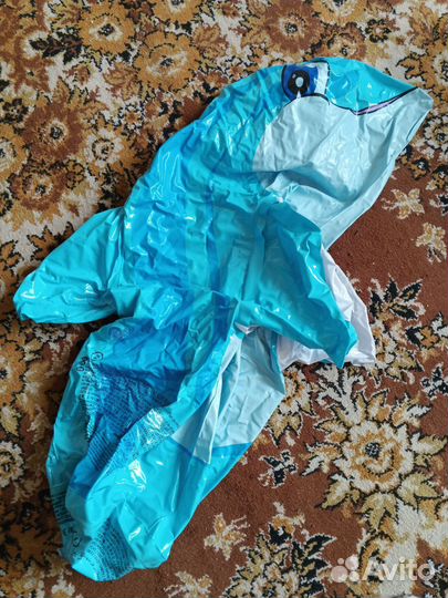 Желеты и круг для плавания