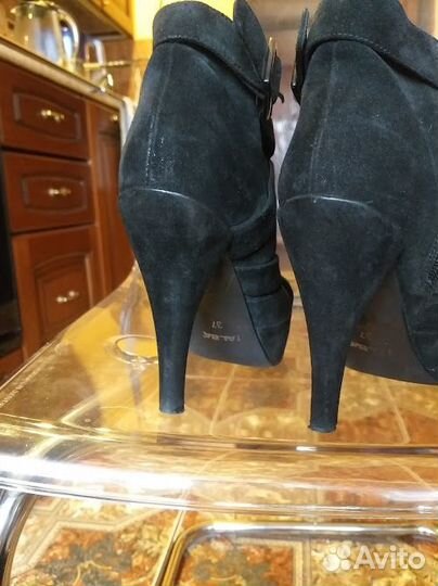 Замшевые черные итальянскик ботинки alba