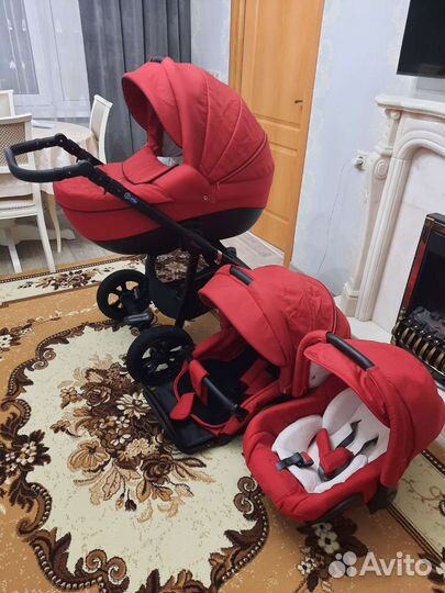 Прогулочная коляска 3 в 1