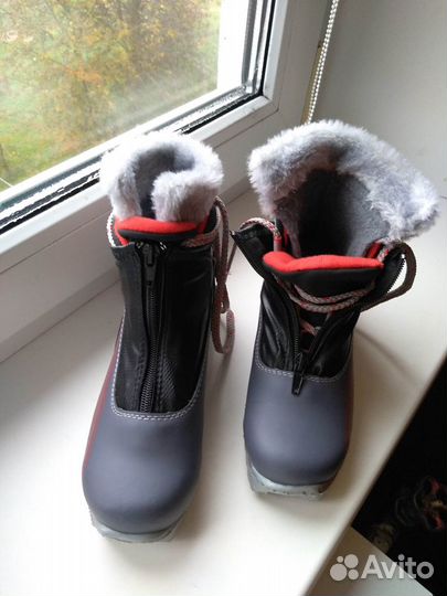 Лыжные ботинки 33 р-р