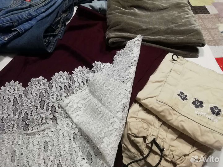 Обрезки джинс, тканей, кружево для рукоделия