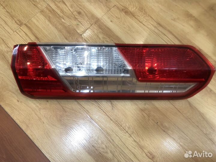 Фонарь задний правый Ford Transit 7