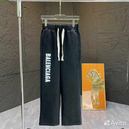 Спортивные штаны balenciaga
