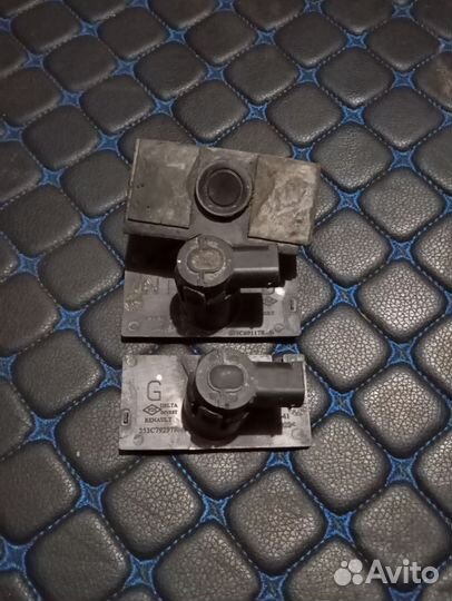 Датчик парктроника с кронштейном Renault Logan 2