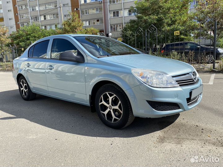 Opel Astra, 2010