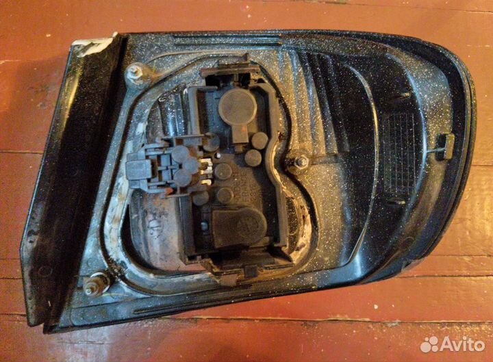 Задний левый фонарь Nissan Primera p11