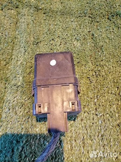 Блок предохранителей 2523664U00 Nissan X-Trail T30