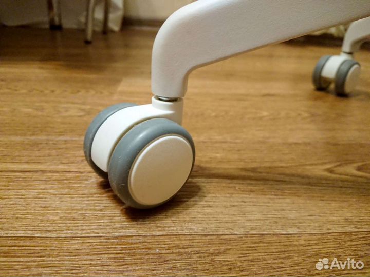 Компьютерное кресло Хаттельфель IKEA розовый