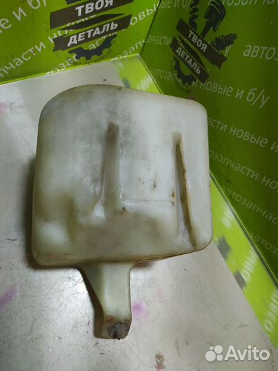 Бачок омывателя Opel Vectra A C20XE 1990