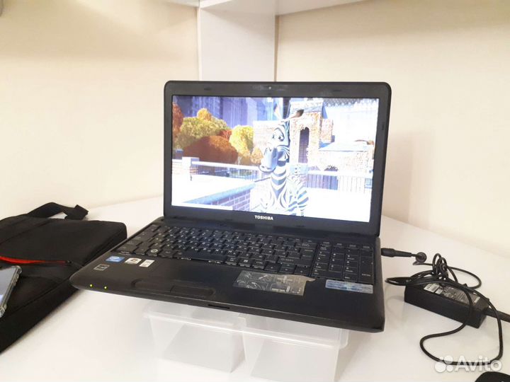 Ноутбук toshiba