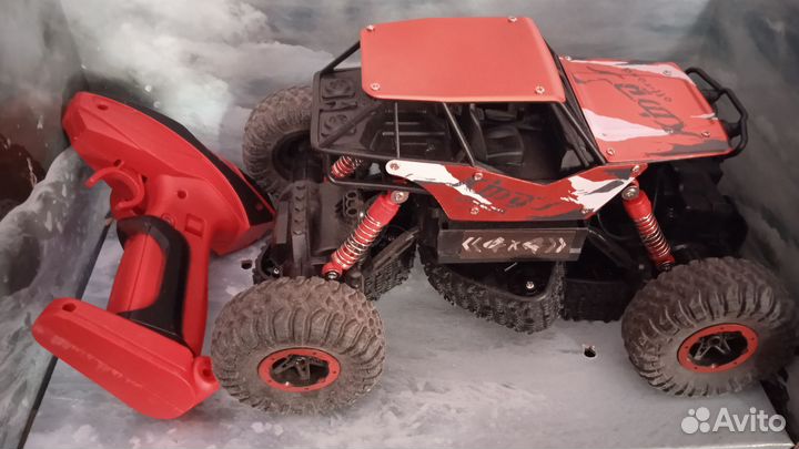 Машина на пульте управления со сменными колесами