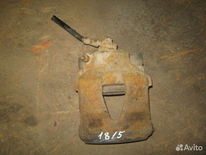 Суппорт передний правый Volkswagen Bora