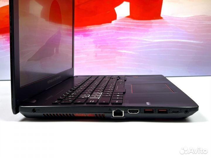 Игровой ноутбук Аsus ROG Striх / GTX 1050 / i7