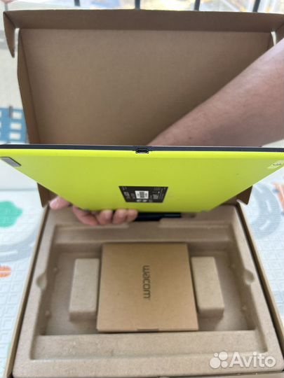 Графический планшет one by wacom medium