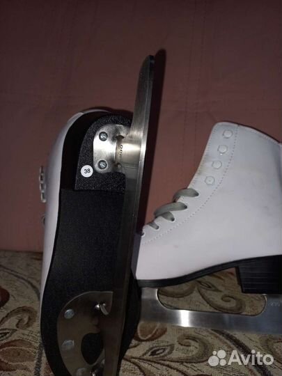 Коньки фигурные