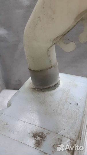 Бачок омывателя mitsubishi colt