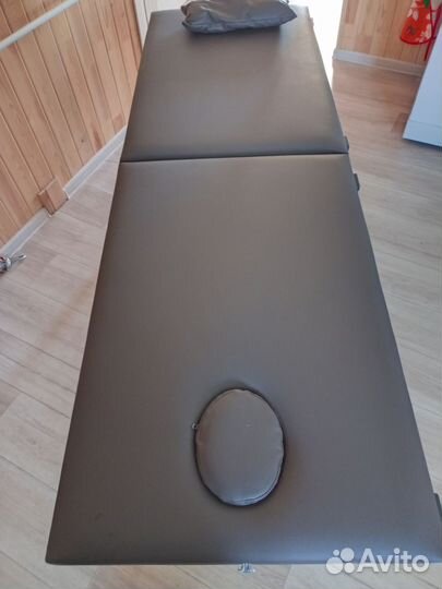 Массажная кушетка