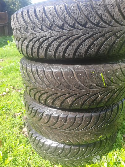 Sava Eskimo Stud 175/65 R14