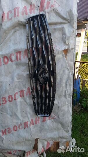 Решетка радиатора Infiniti fx35